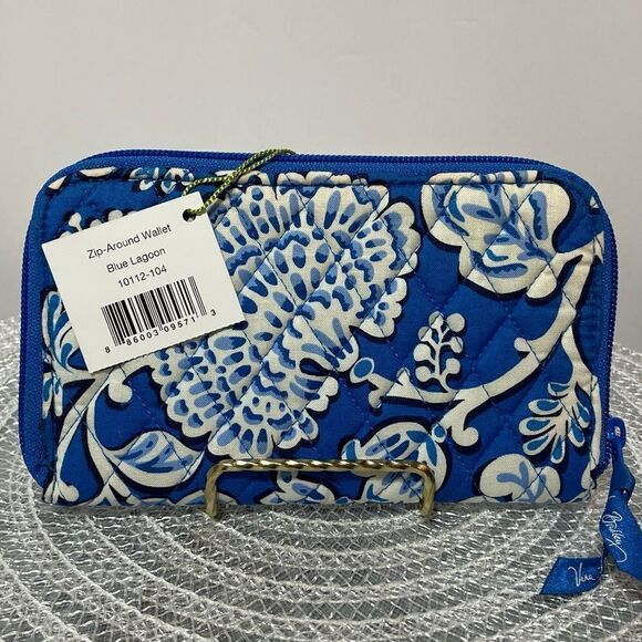 Vera Bradley Zip Around Wallet Blue Lagoon NWT - Picture 1 of 7